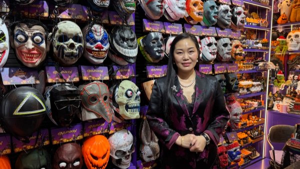 富興配資端 “義烏最牛老板娘”備戰(zhàn)春節(jié)生意：堅(jiān)決不為美國關(guān)稅買單